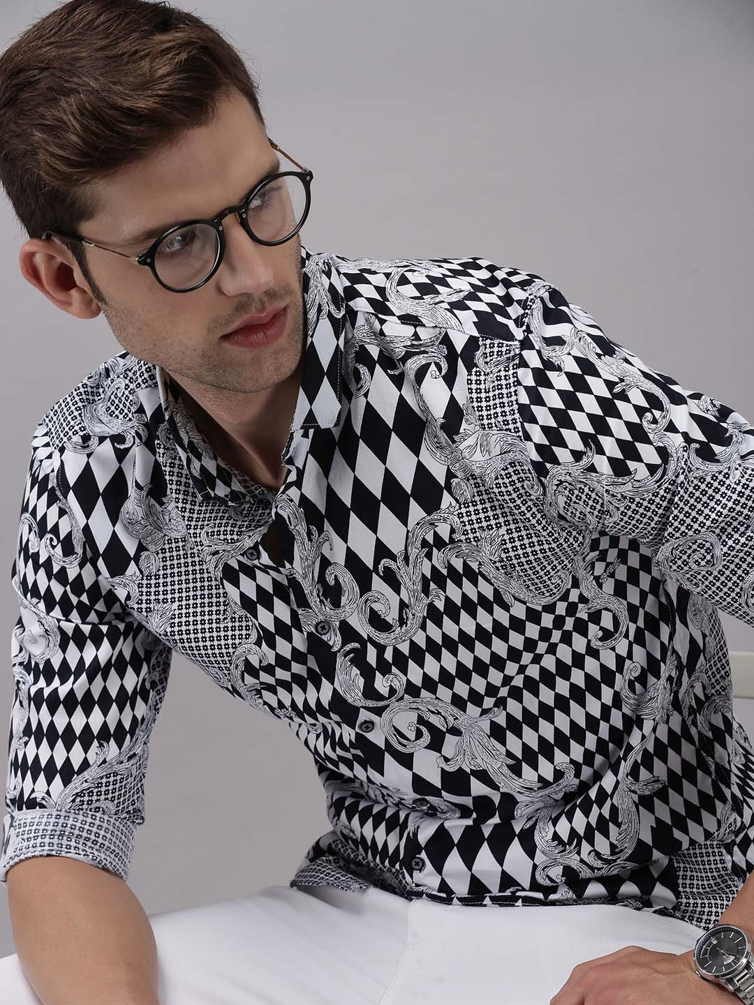 

SHOWOFF Men Black Geometric Printed Comfort Cotton Casual Shirt