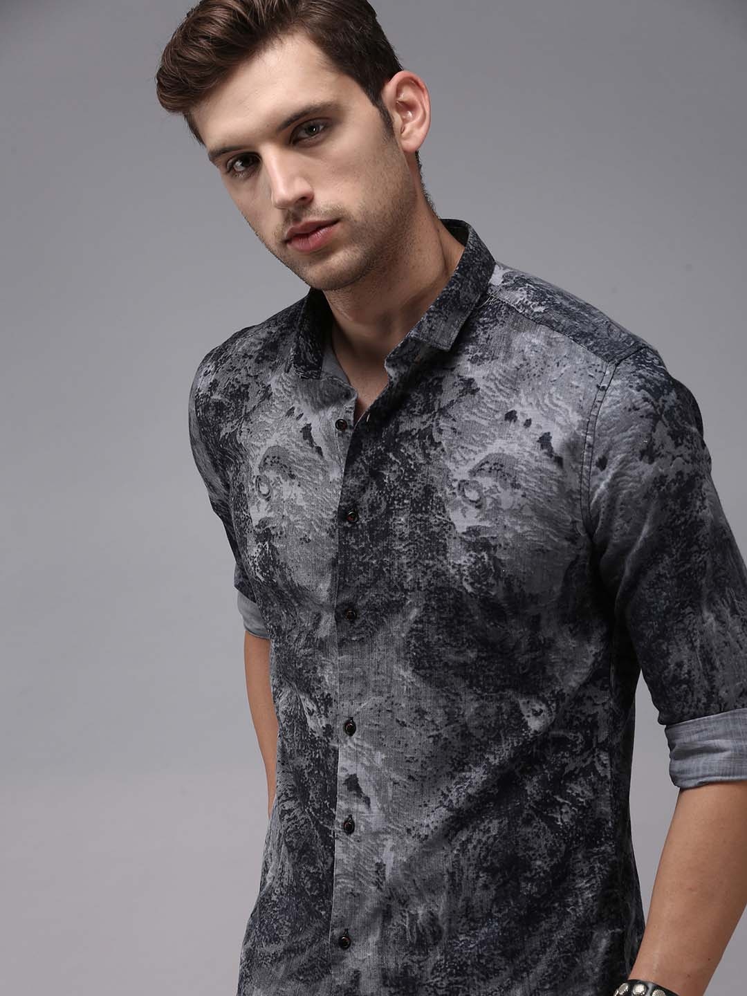 

SHOWOFF Men Grey Comfort Abstract Printed Cotton Casual Shirt