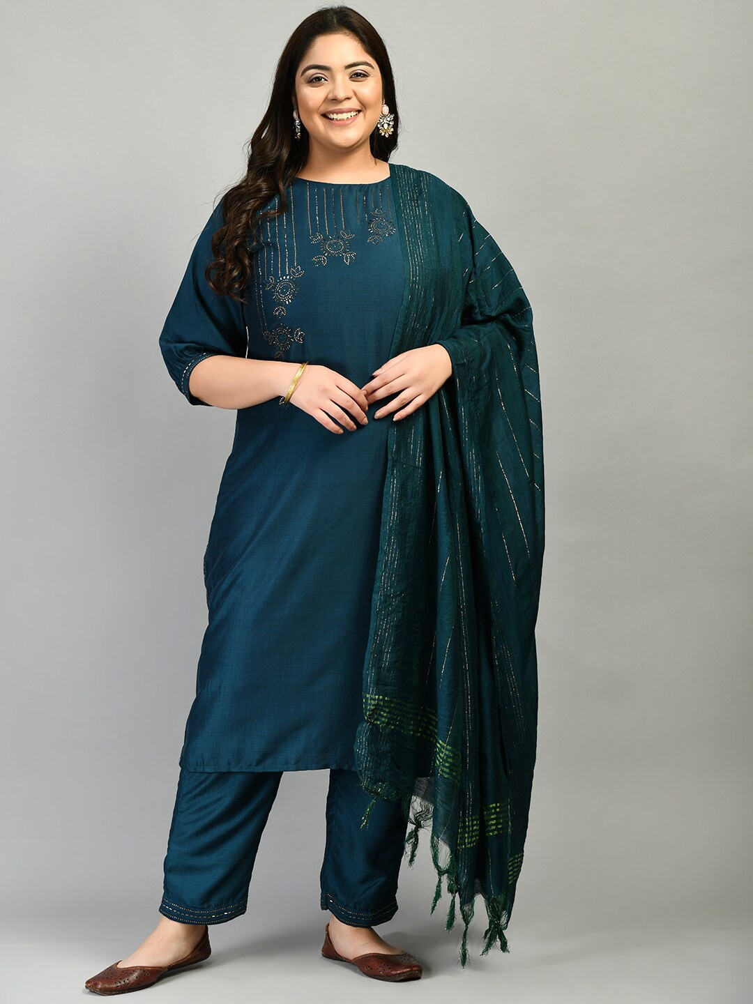 

PrettyPlus by Desinoor.com Beads and Stones Kurta with Trousers & With Dupatta, Teal