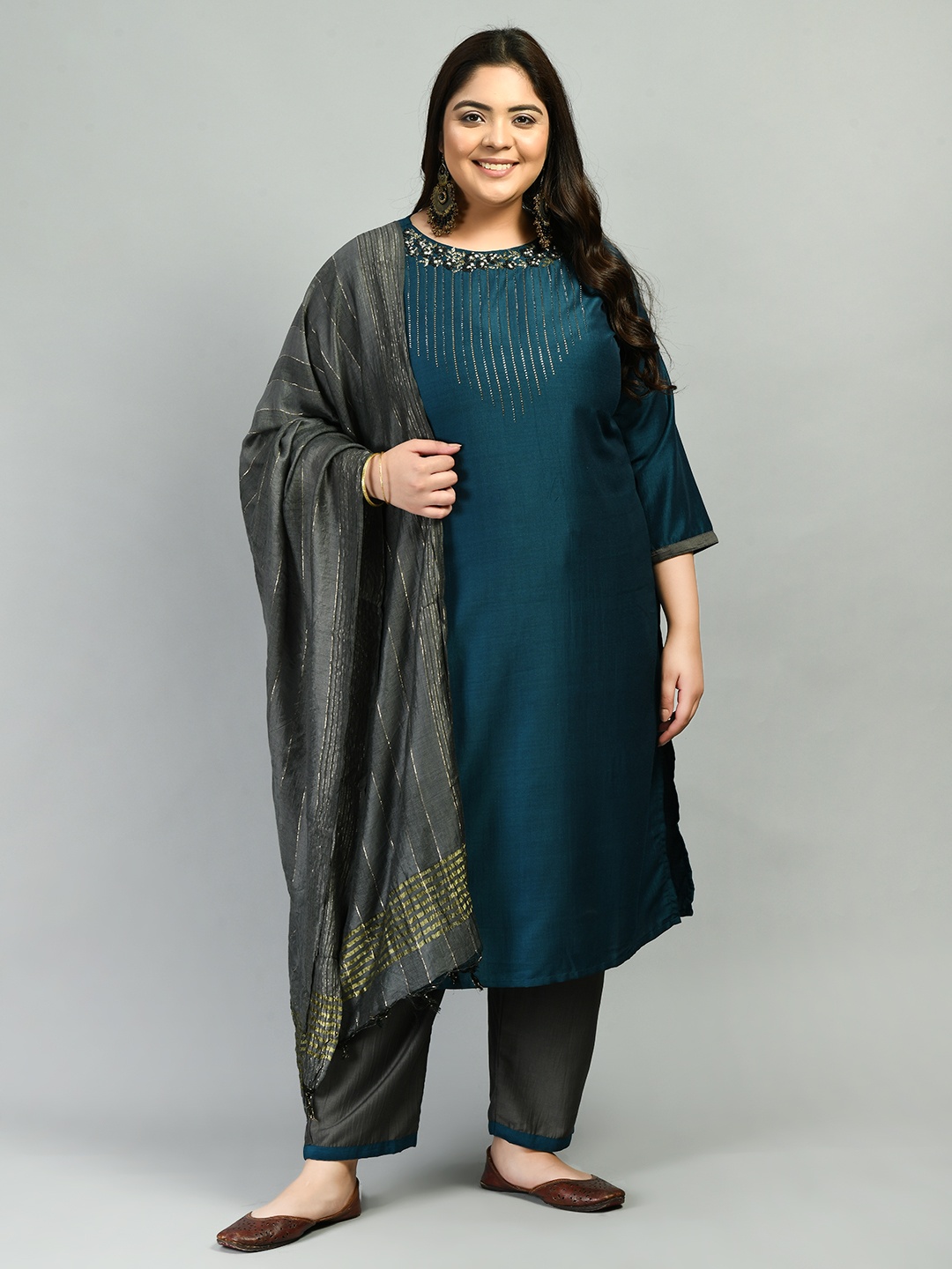 

PrettyPlus by Desinoor.com Yoke Design Beads and Stones Kurta with Trousers & With Dupatta, Teal