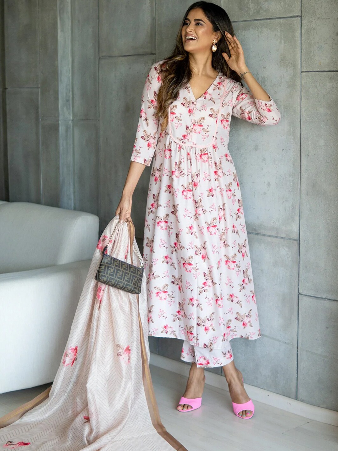 

Ambraee Women Pink Floral Printed Kurta with Trousers With Dupatta