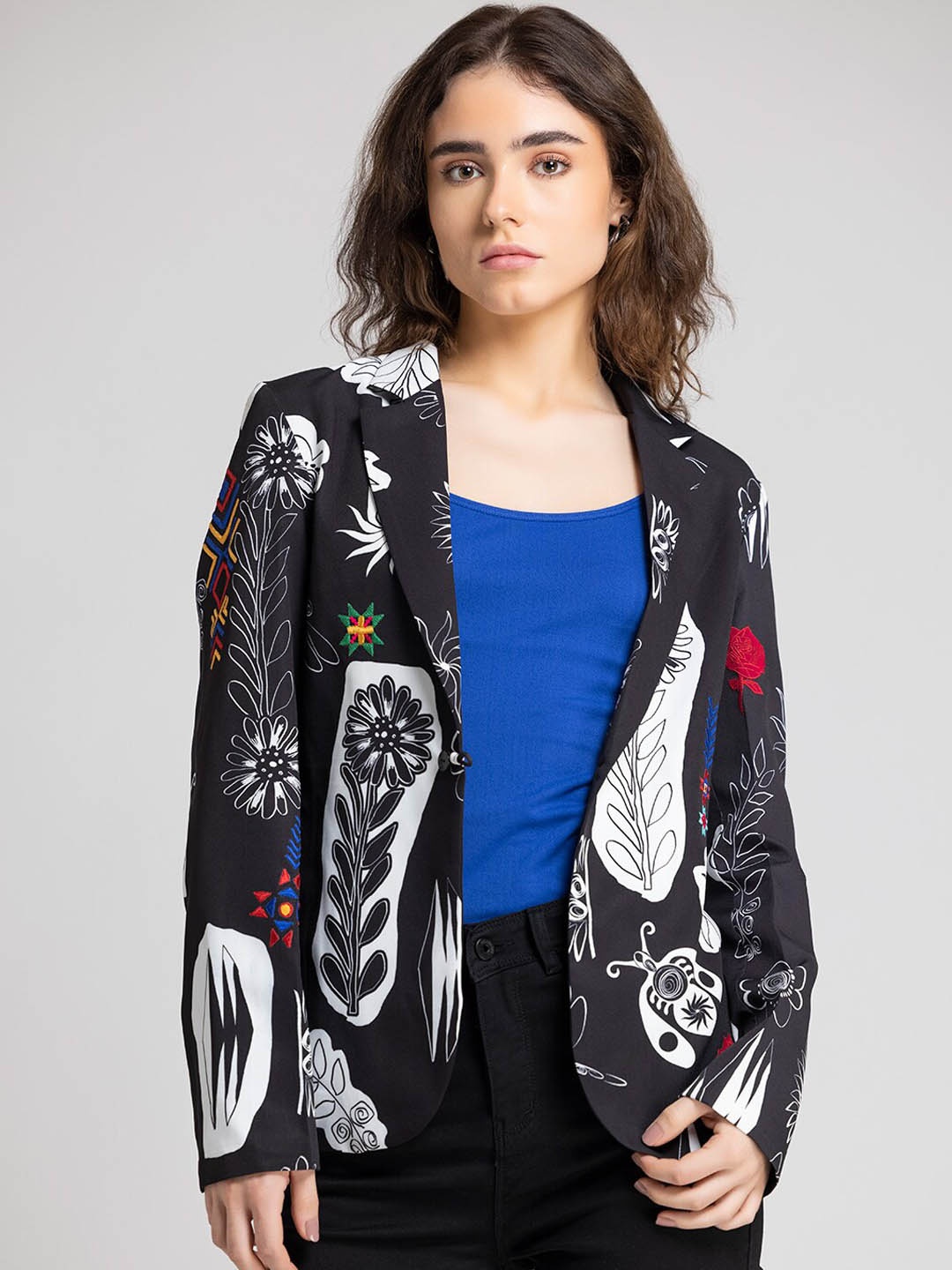 

SHAYE Women Black & White Printed Single-Breasted Casual Blazer