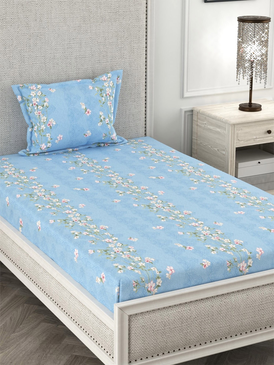 

CHHAVI INDIA Blue & White Floral 210 TC Single Bedsheet with 1 Pillow Covers