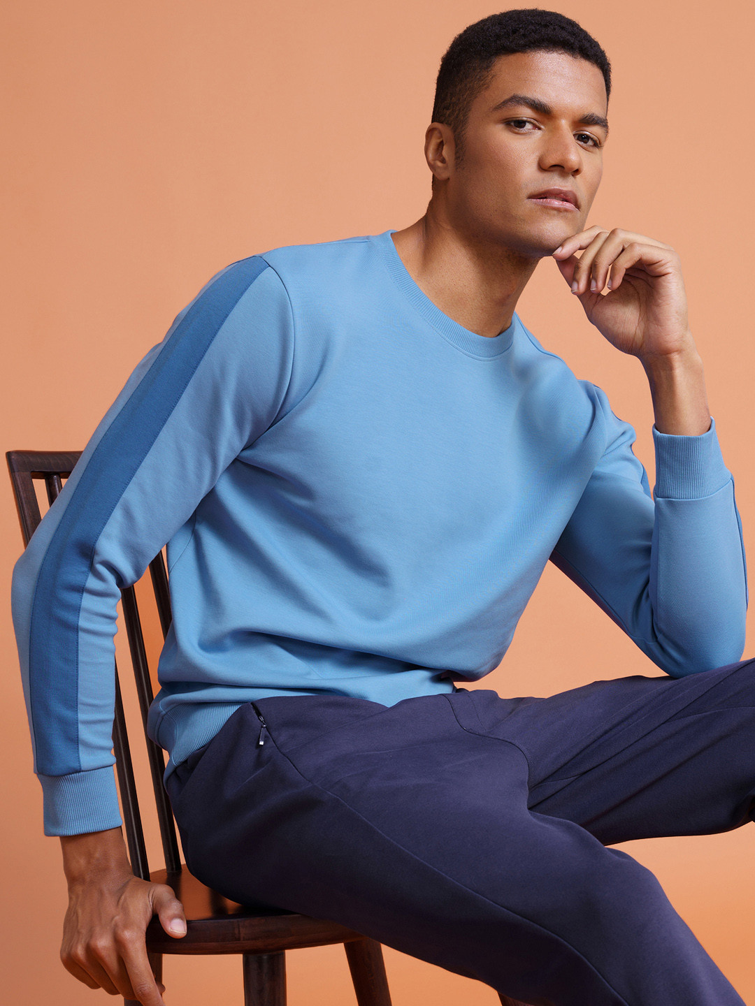 

DAMENSCH Men Colorblocked Sweatshirt, Blue
