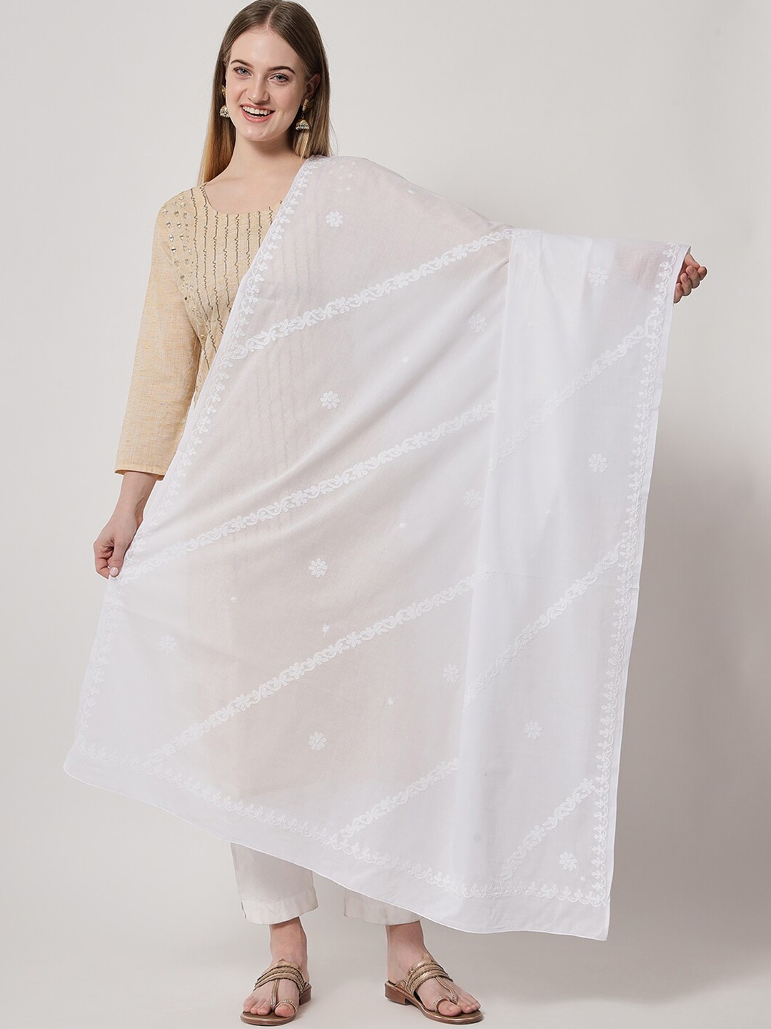 

PARAMOUNT CHIKAN White Ethnic Motifs Embroidered Pure Cotton Dupatta with Chikankari