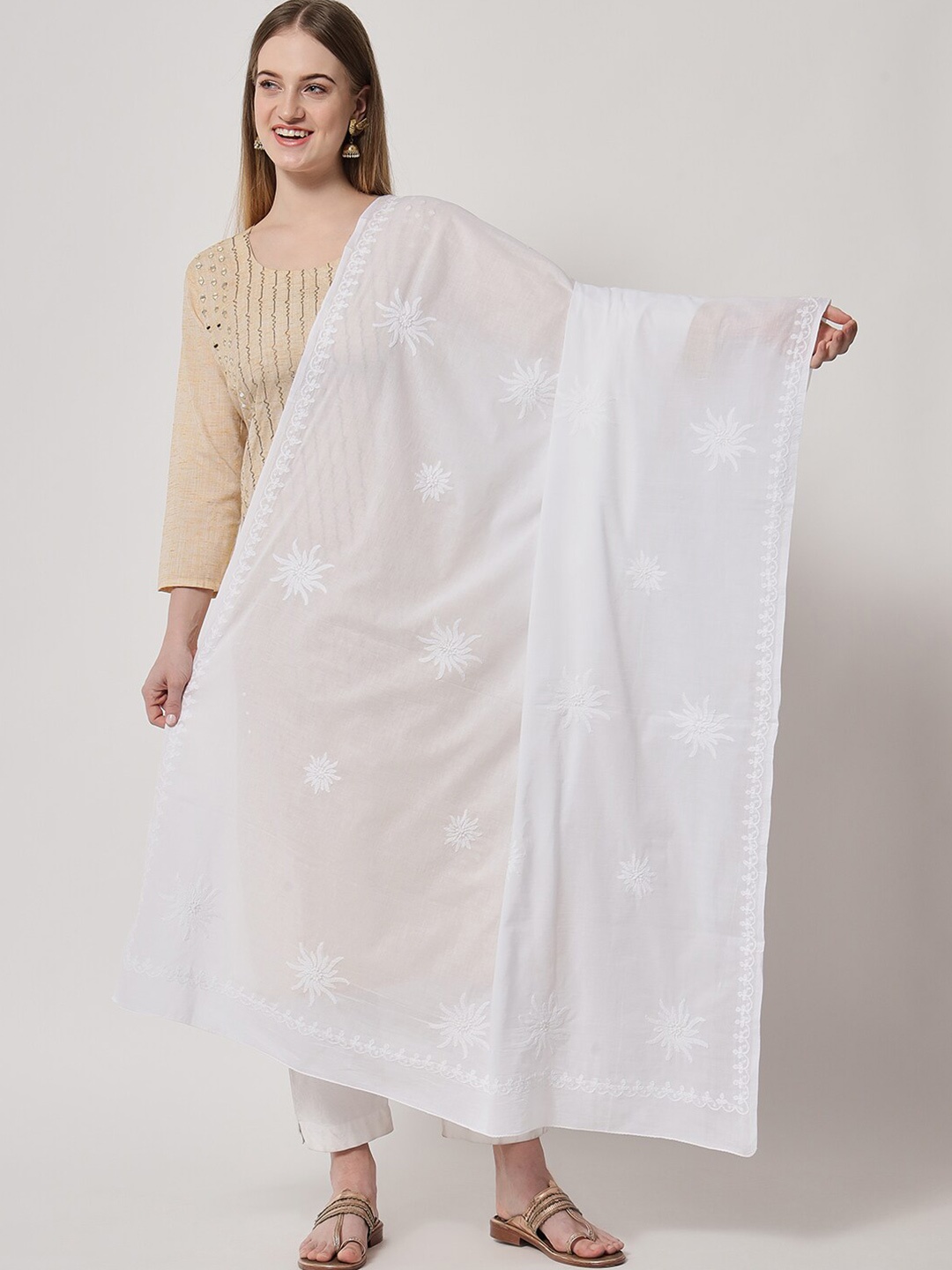 

PARAMOUNT CHIKAN White Ethnic Motifs Embroidered Pure Cotton Dupatta with Chikankari