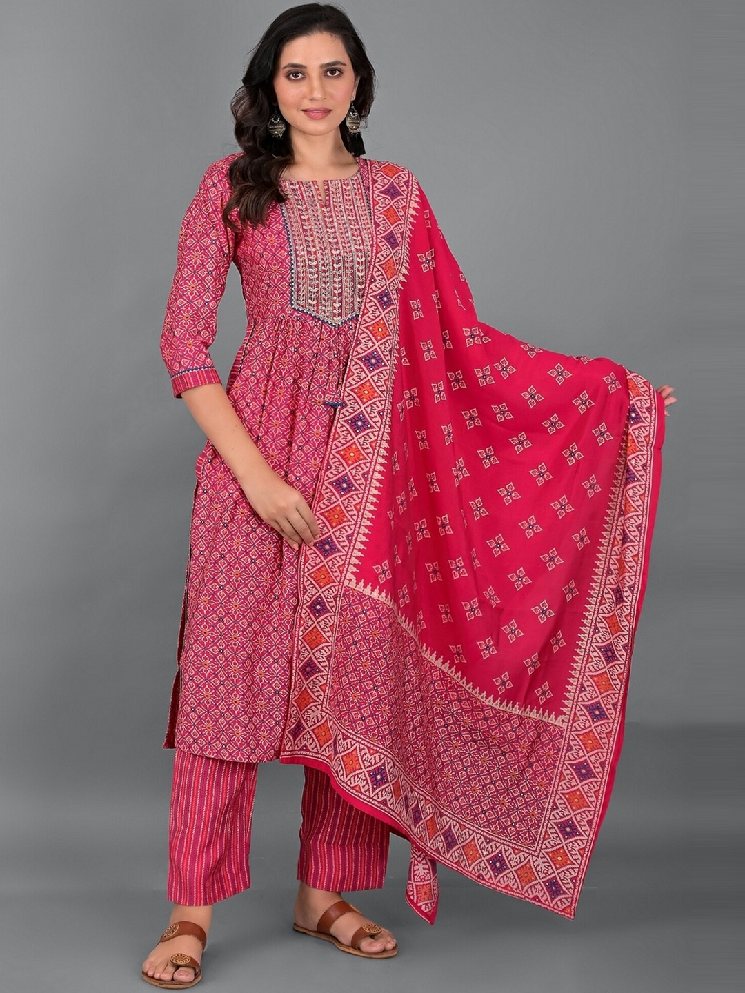 

EtnicaWear Women Pink Ethnic Printed Gotta Patti Pure Cotton Kurta with Trouser & Dupatta