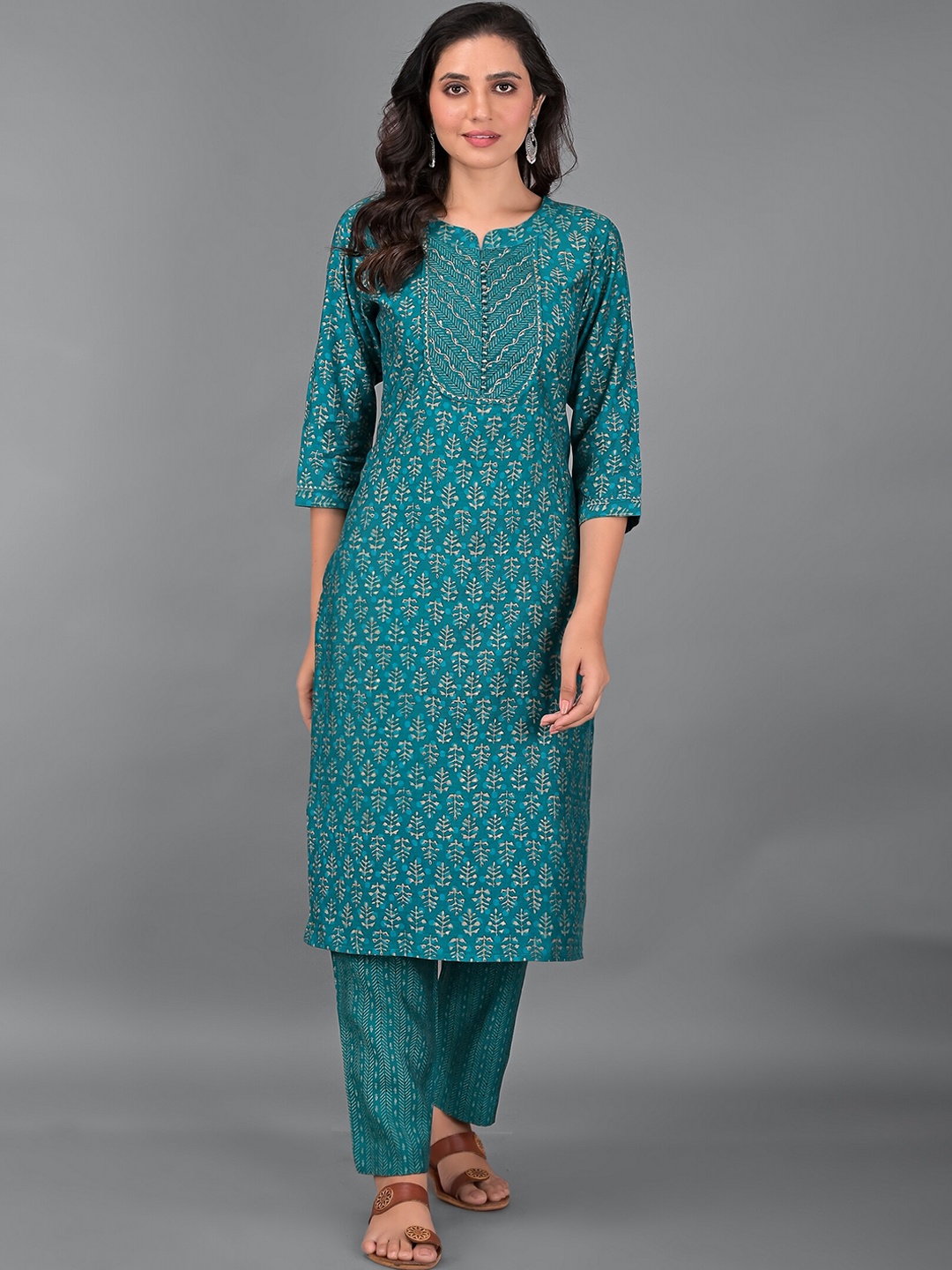 

EtnicaWear Women Green Printed Gotta Patti Pure Cotton Kurta with Trouser & Dupatta