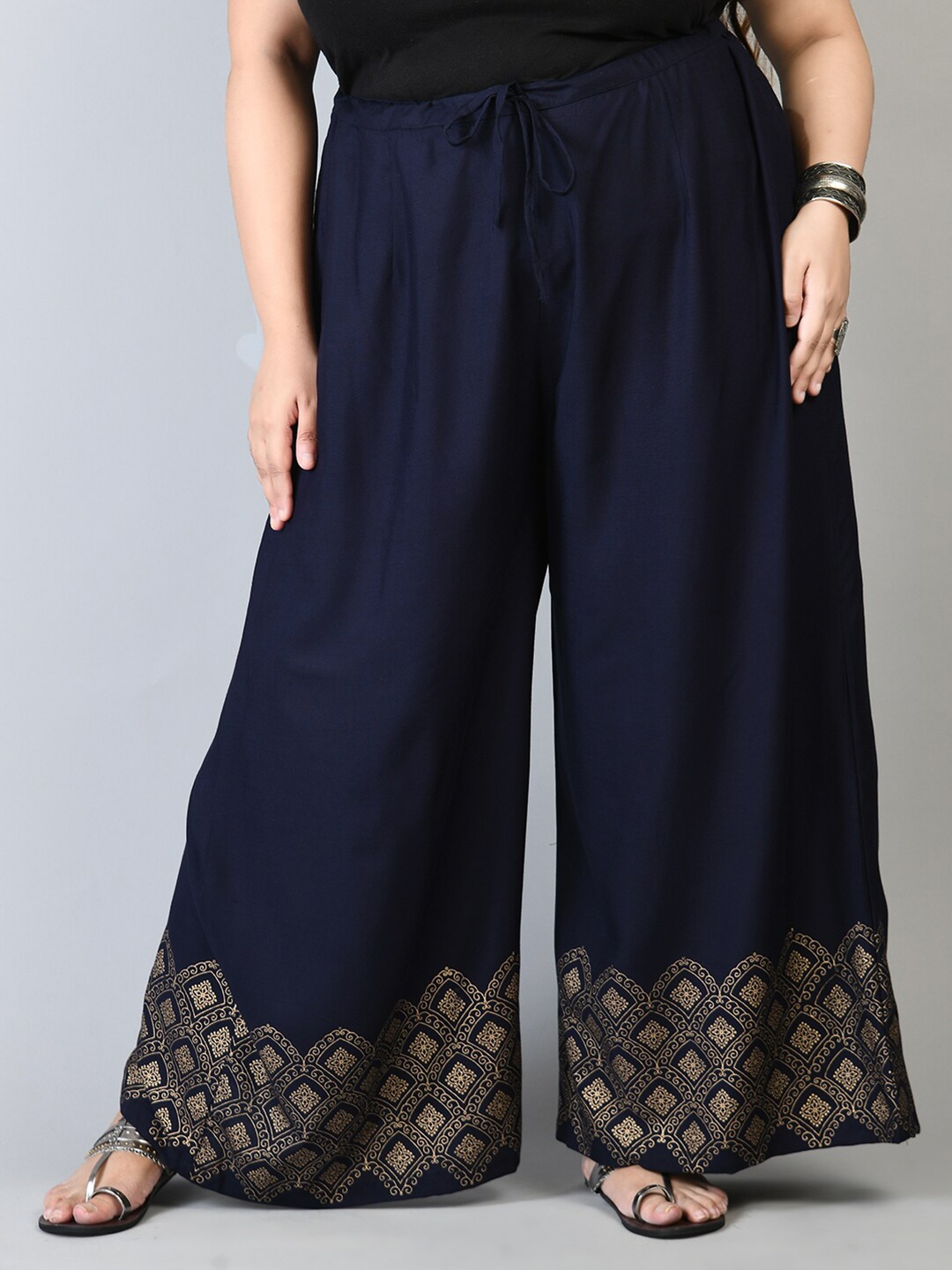 PrettyPlus by Desinoor.com Women Plus Size Navy Blue & Beige Printed Palazzos