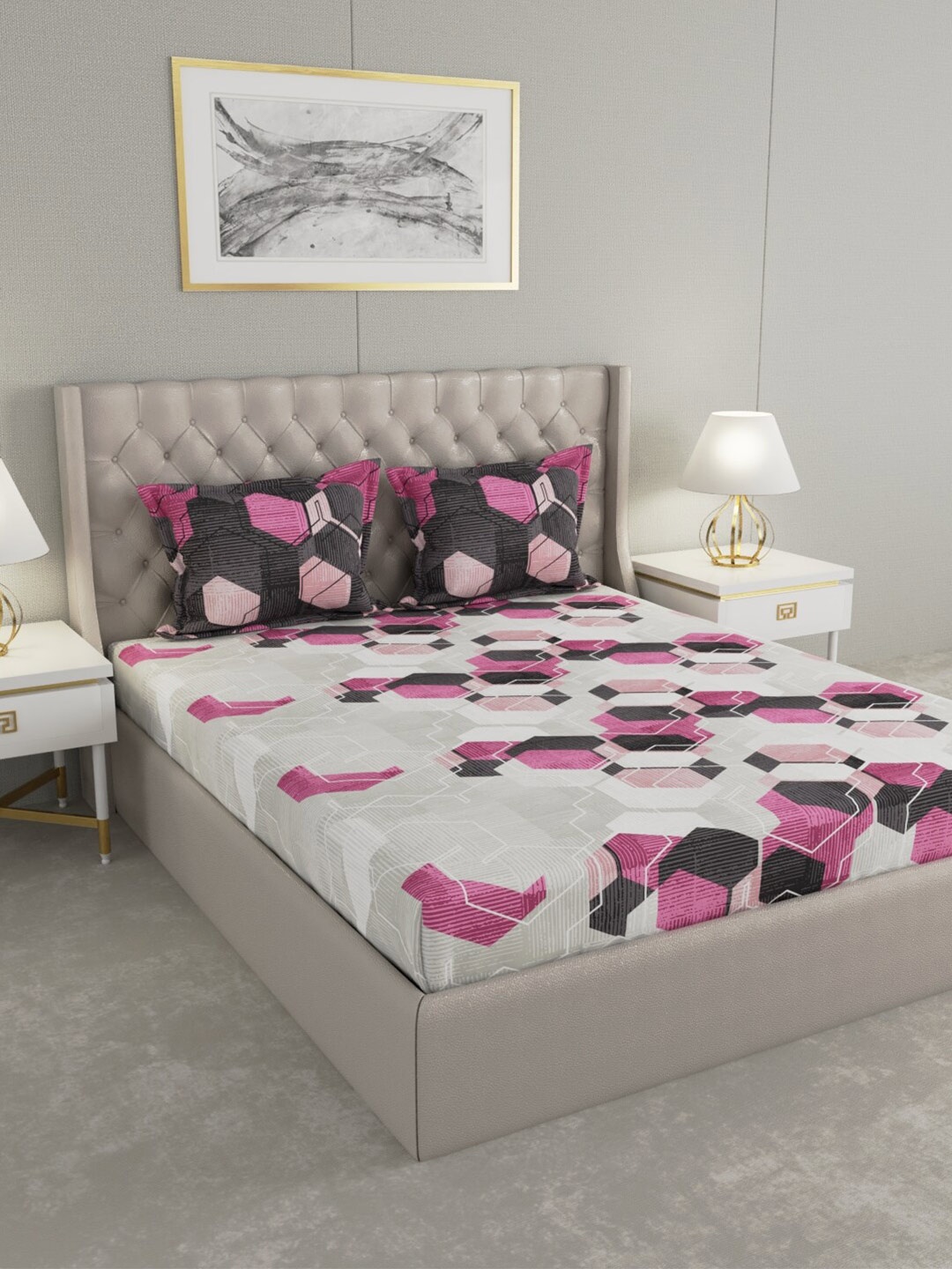 

Raymond Home Pink & White Geometric 140 TC King Bedsheet with 2 Pillow Covers