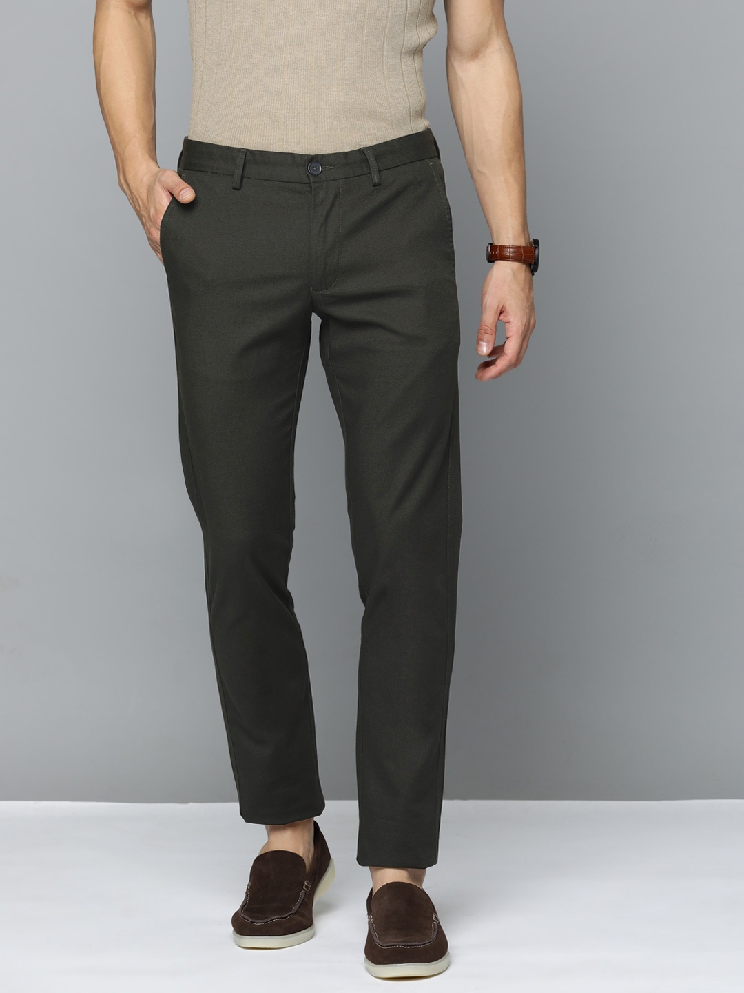 

Indian Terrain Men Textured Brooklyn Slim Fit Trousers, Olive