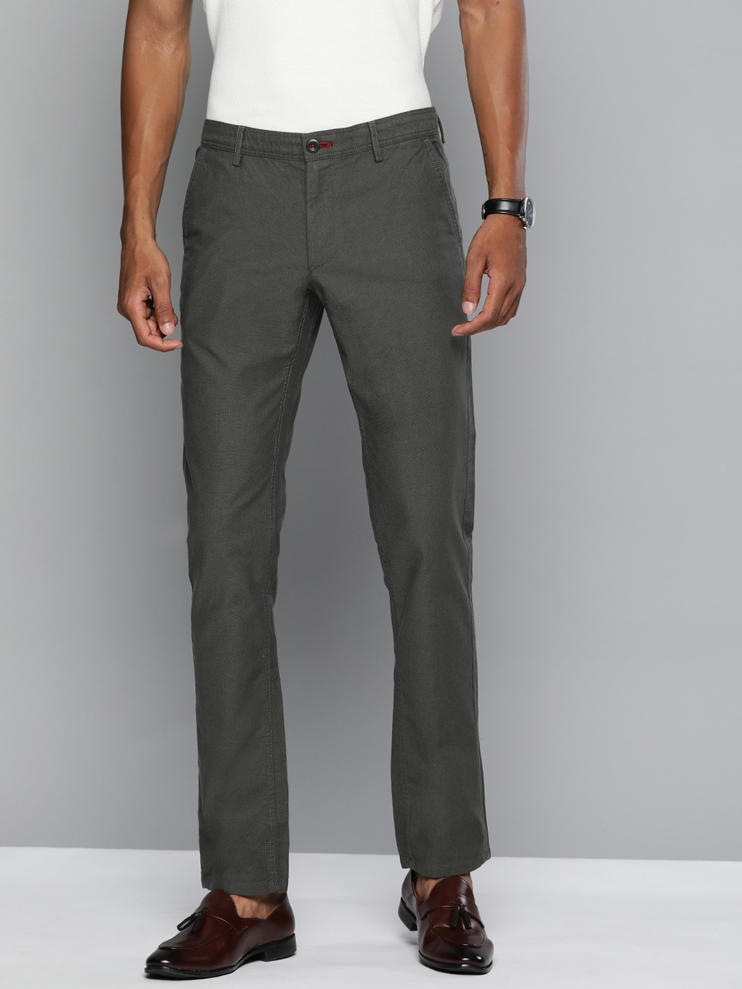 

Indian Terrain Men Brooklyn Slim Fit Trousers, Olive