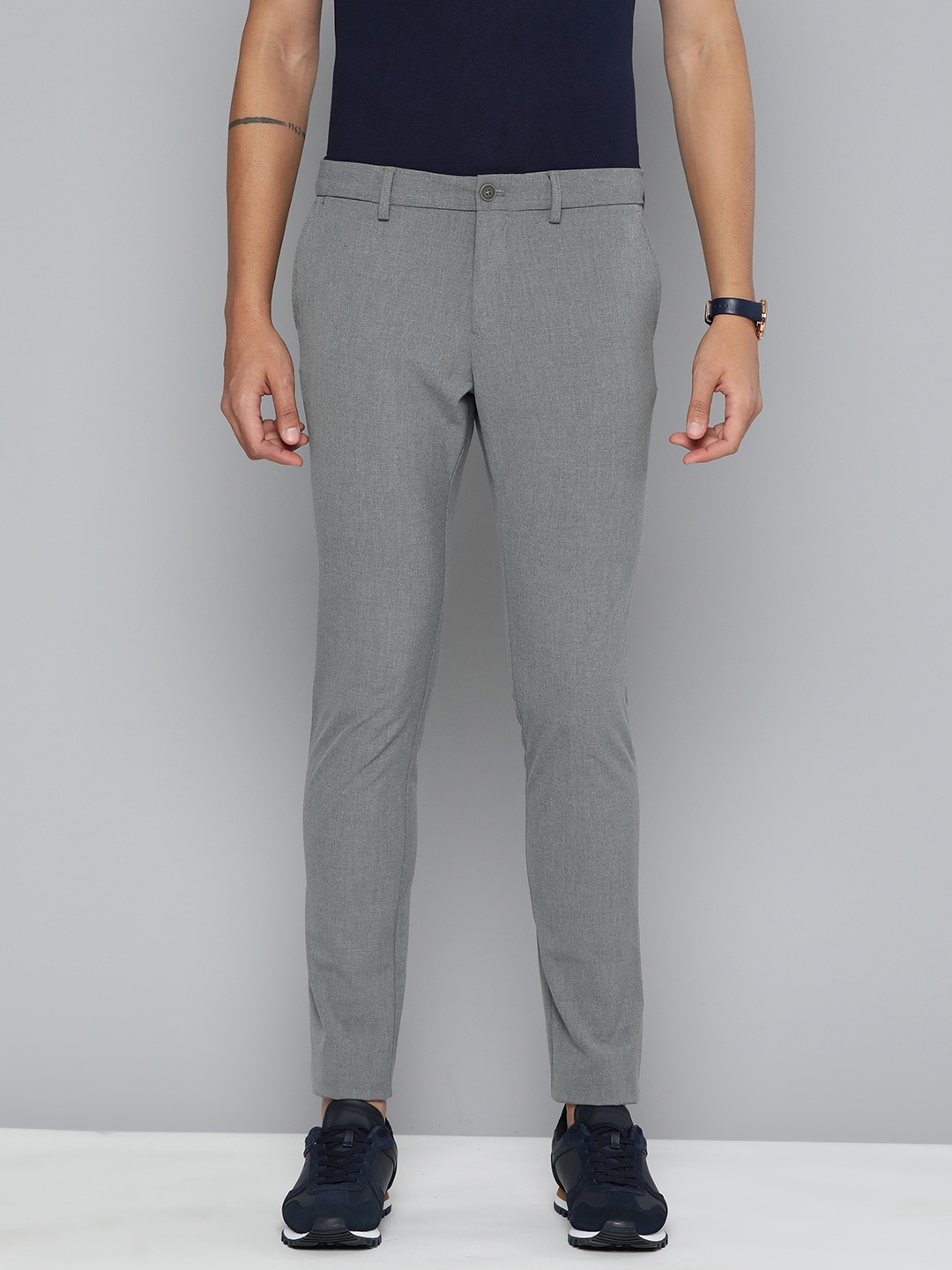 

Indian Terrain Men Urban Comfort Fit Trousers, Grey