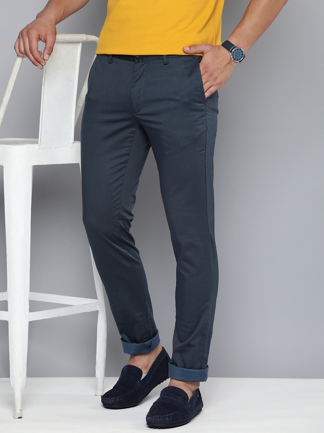 

Indian Terrain Men Geometric Printed Kruger Skinny Fit Chinos, Navy blue