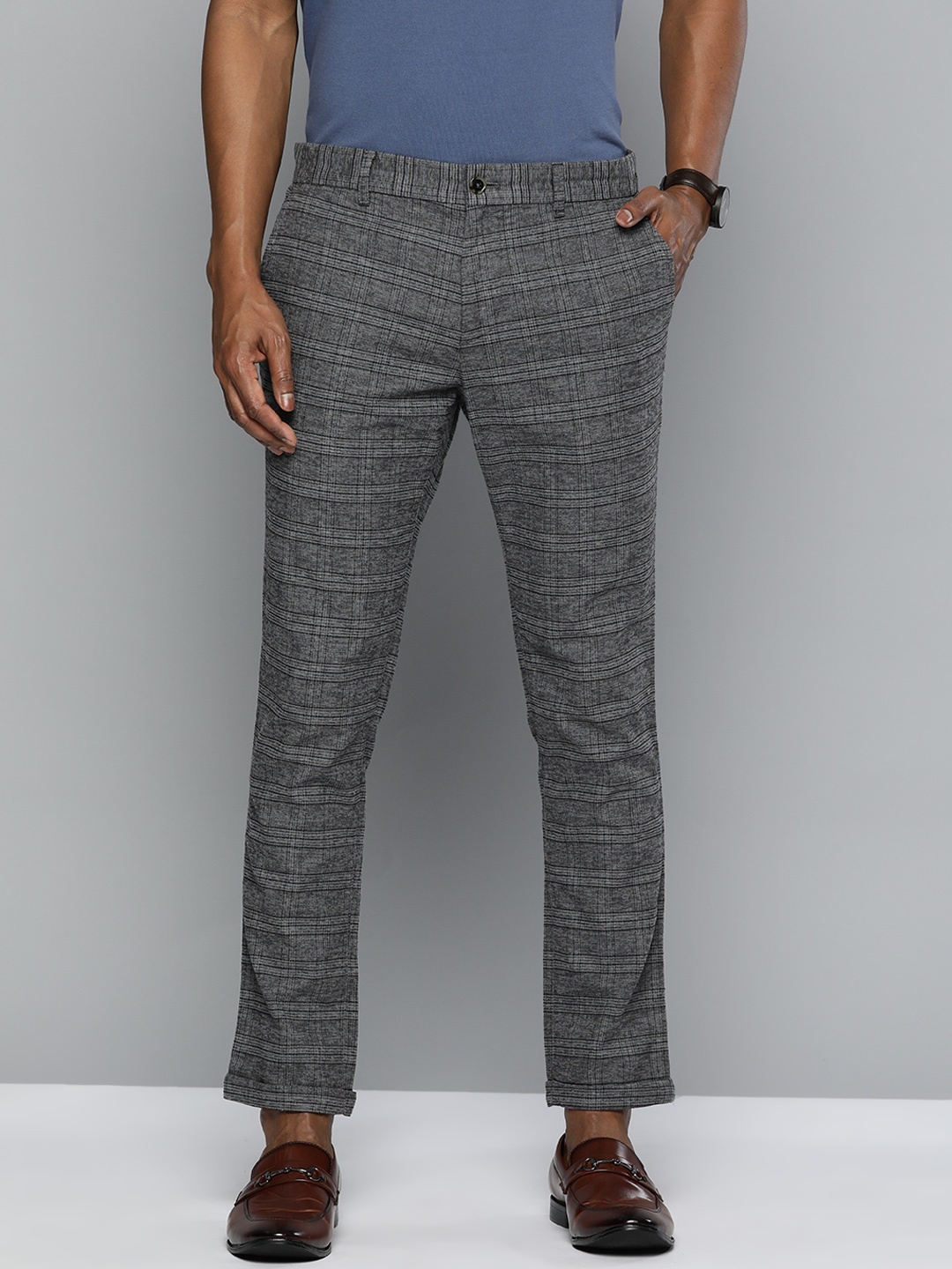 

Indian Terrain Men Printed Brooklyn Slim Fit Trousers, Grey melange