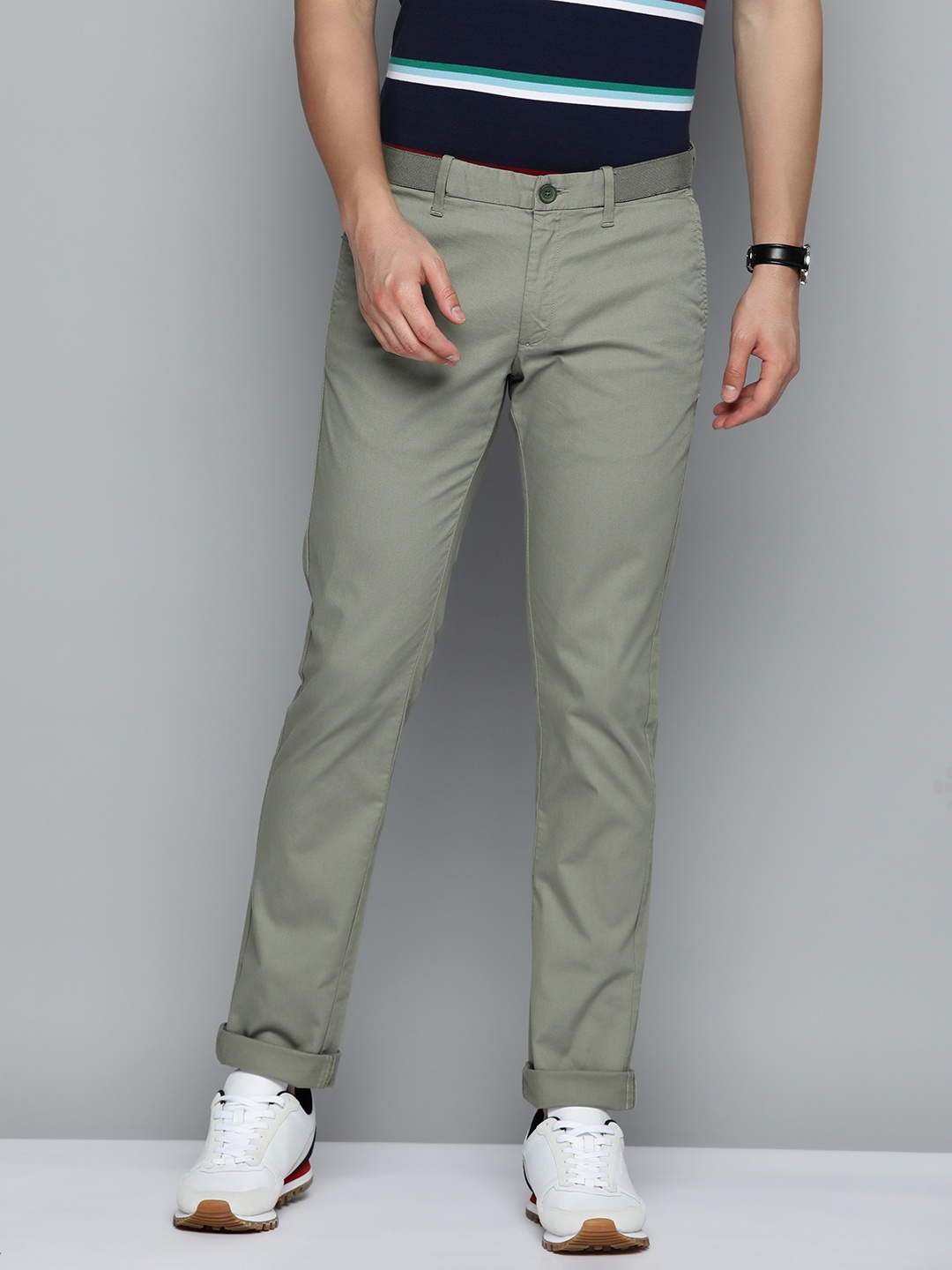 

Indian Terrain Men Textured Brooklyn Slim Fit Trousers, Green
