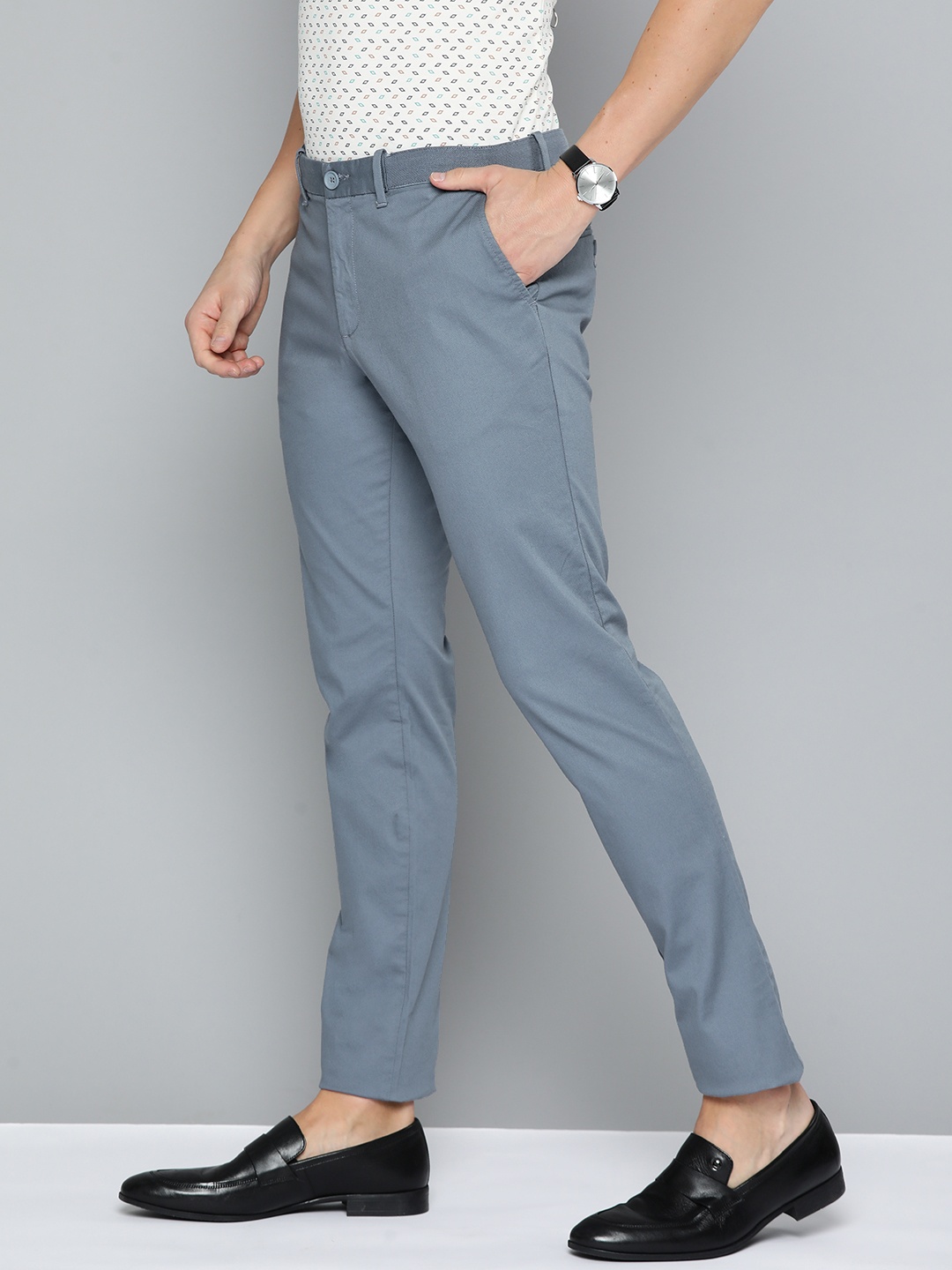 

Indian Terrain Men Textured Urban Comfort Fit Chinos, Blue