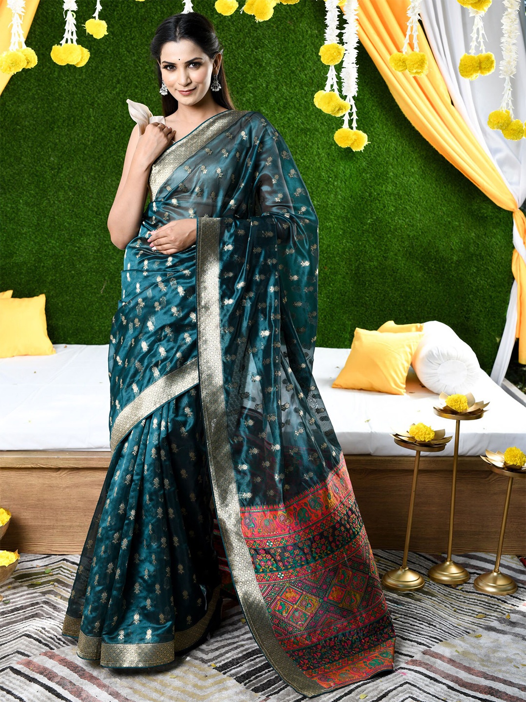 

BEATITUDE Teal & Pink Woven Design Zari Organza Paithani Saree