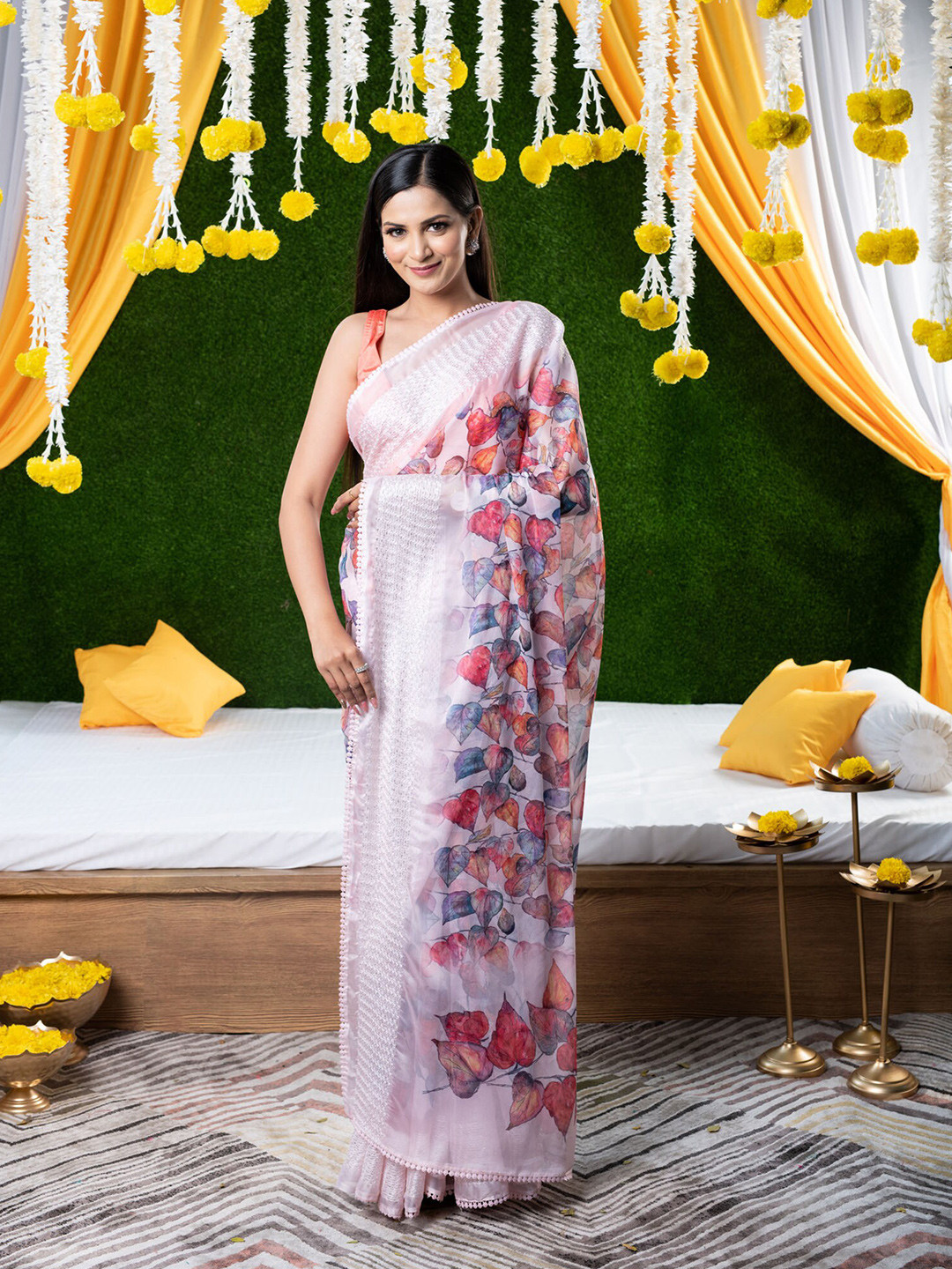 

BEATITUDE White & Blue Floral Printed Silk Blend Saree