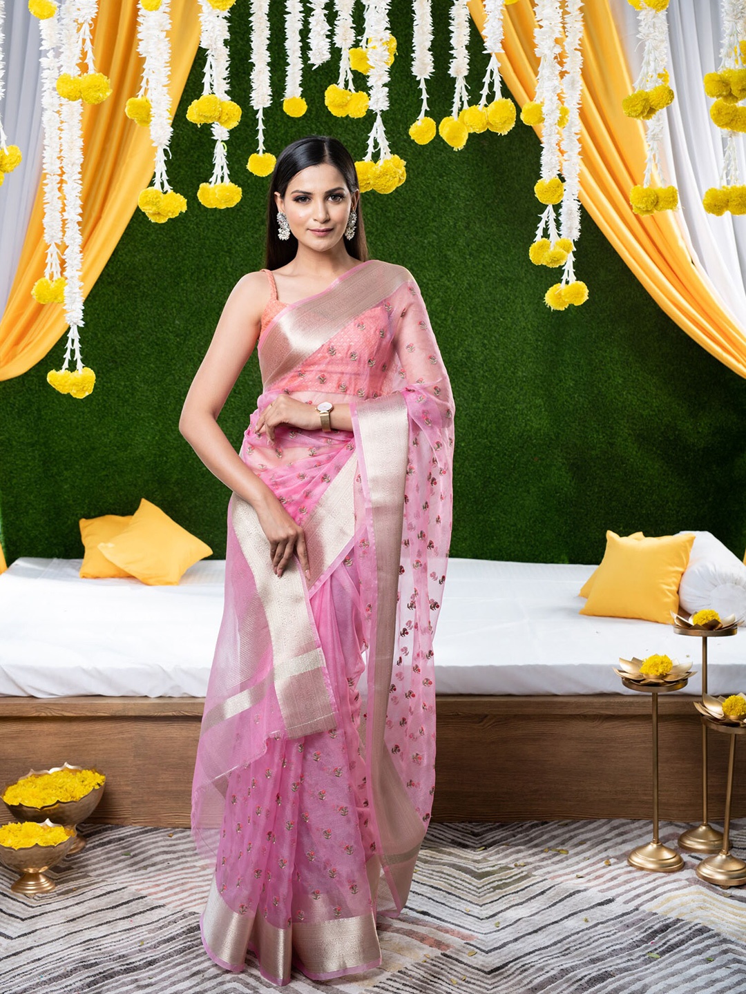 

BEATITUDE Pink & Silver-Toned Floral Embroidered Zari Organza Saree