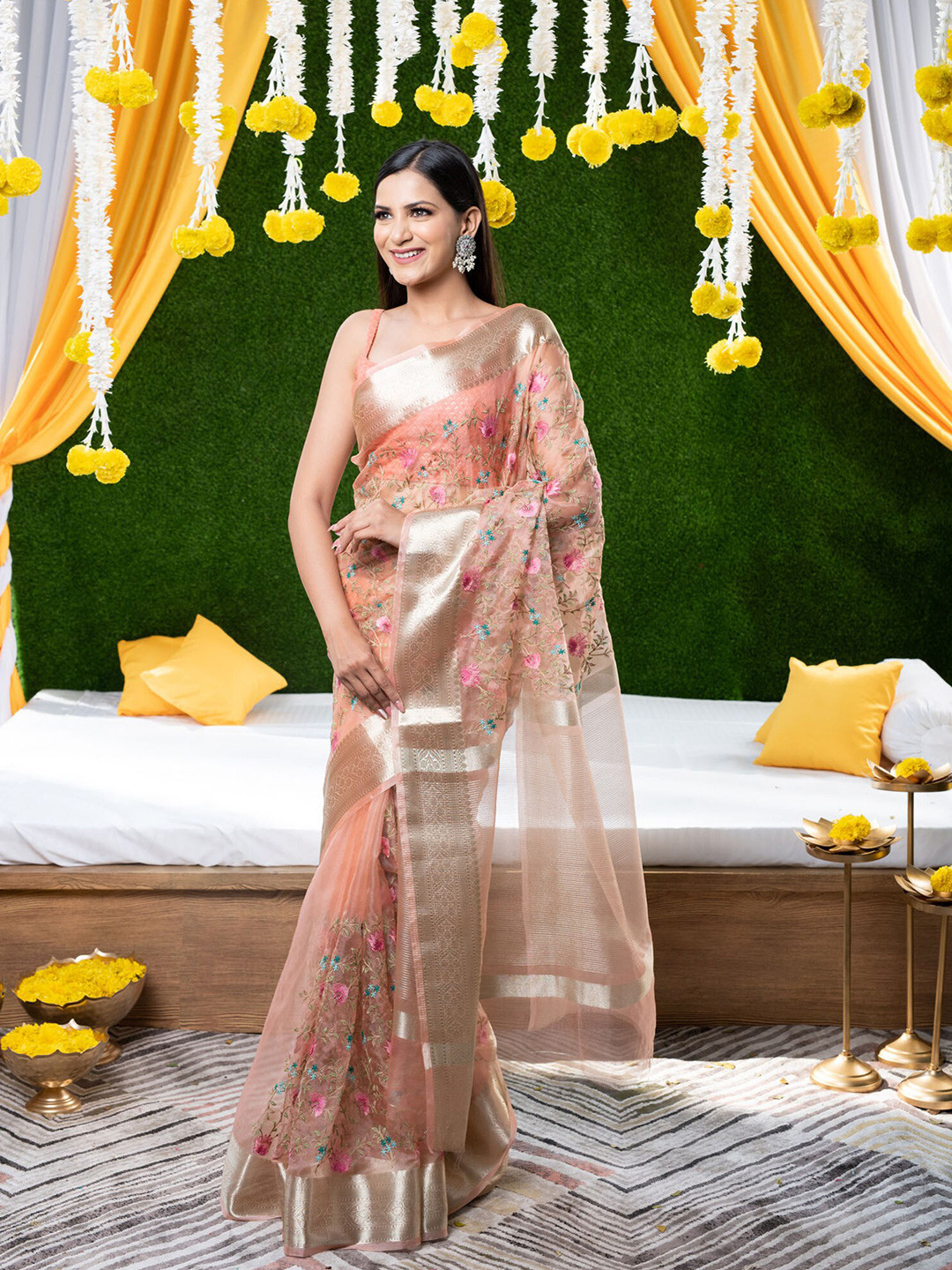 

BEATITUDE Peach-Coloured & Pink Floral Embroidered Organza Saree
