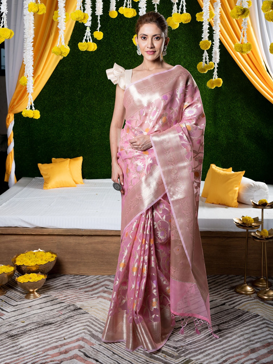 

BEATITUDE Pink & Yellow Woven Zari Silk Blend Banarasi Saree