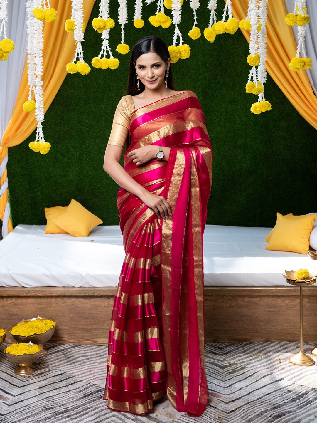 

BEATITUDE Red & Gold-Toned Striped Zari Saree