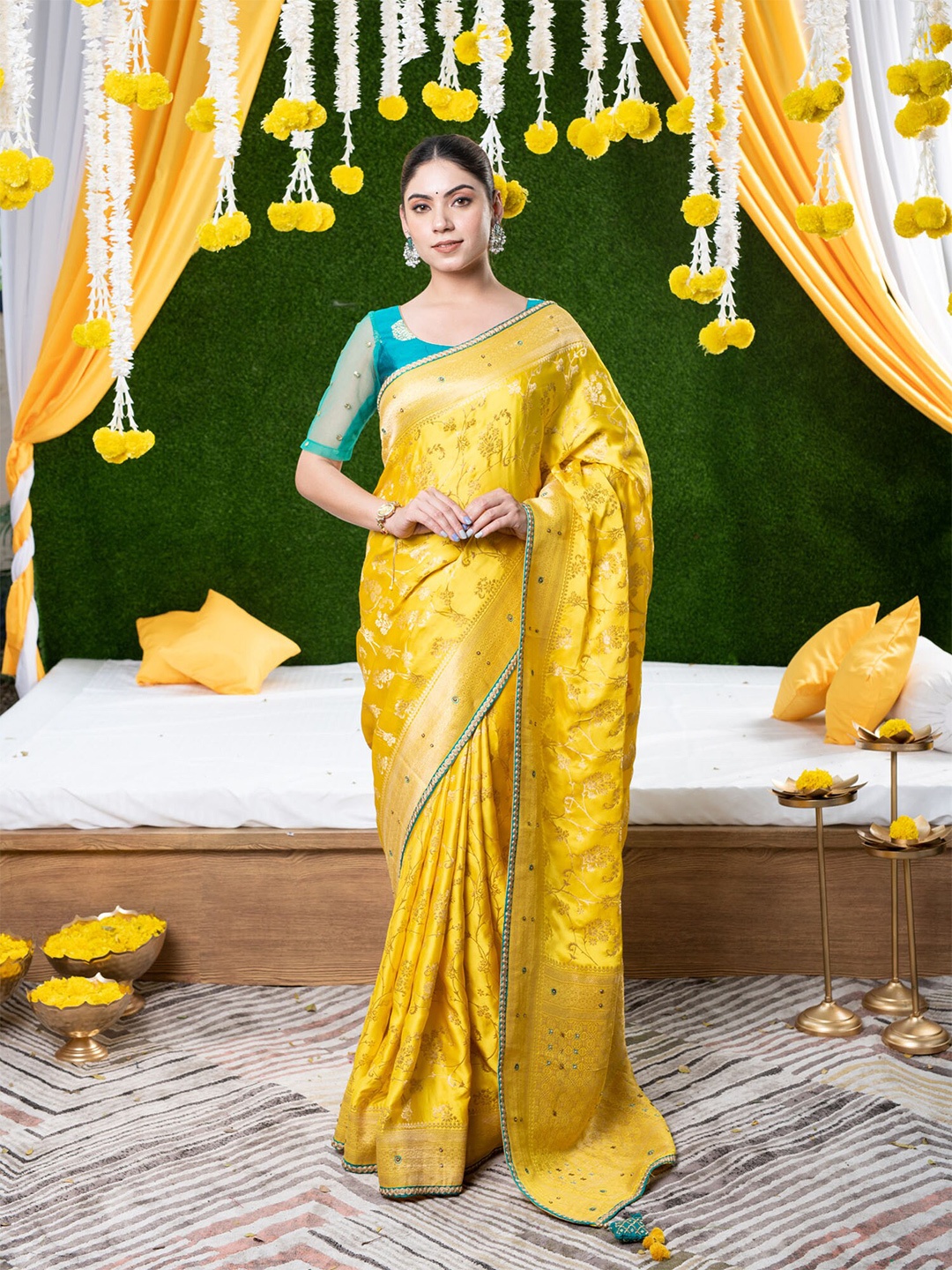 

BEATITUDE Yellow & Turquoise Blue Ethnic Motifs Zari Pure Silk Banarasi Saree