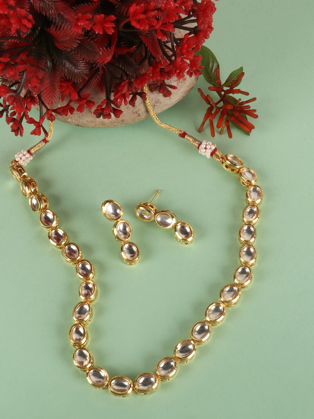 

JEWELS GEHNA Gold-Plated White Kundan-Studded Jewellery Set