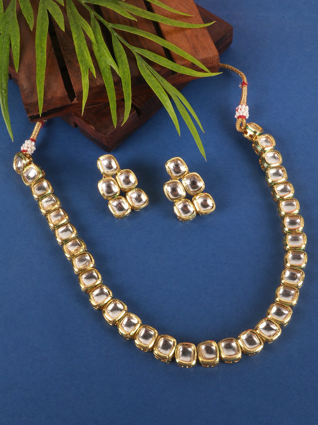 

JEWELS GEHNA Gold-Plated White Kundan-Studded Jewellery Set