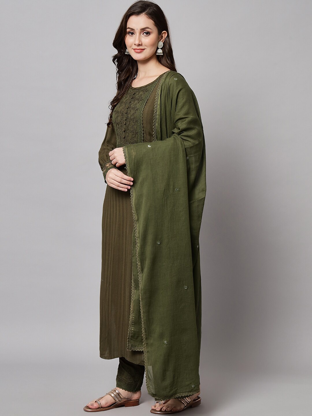 

Silai Bunai Women Green Thread Work Kurta with Trousers & With Dupatta