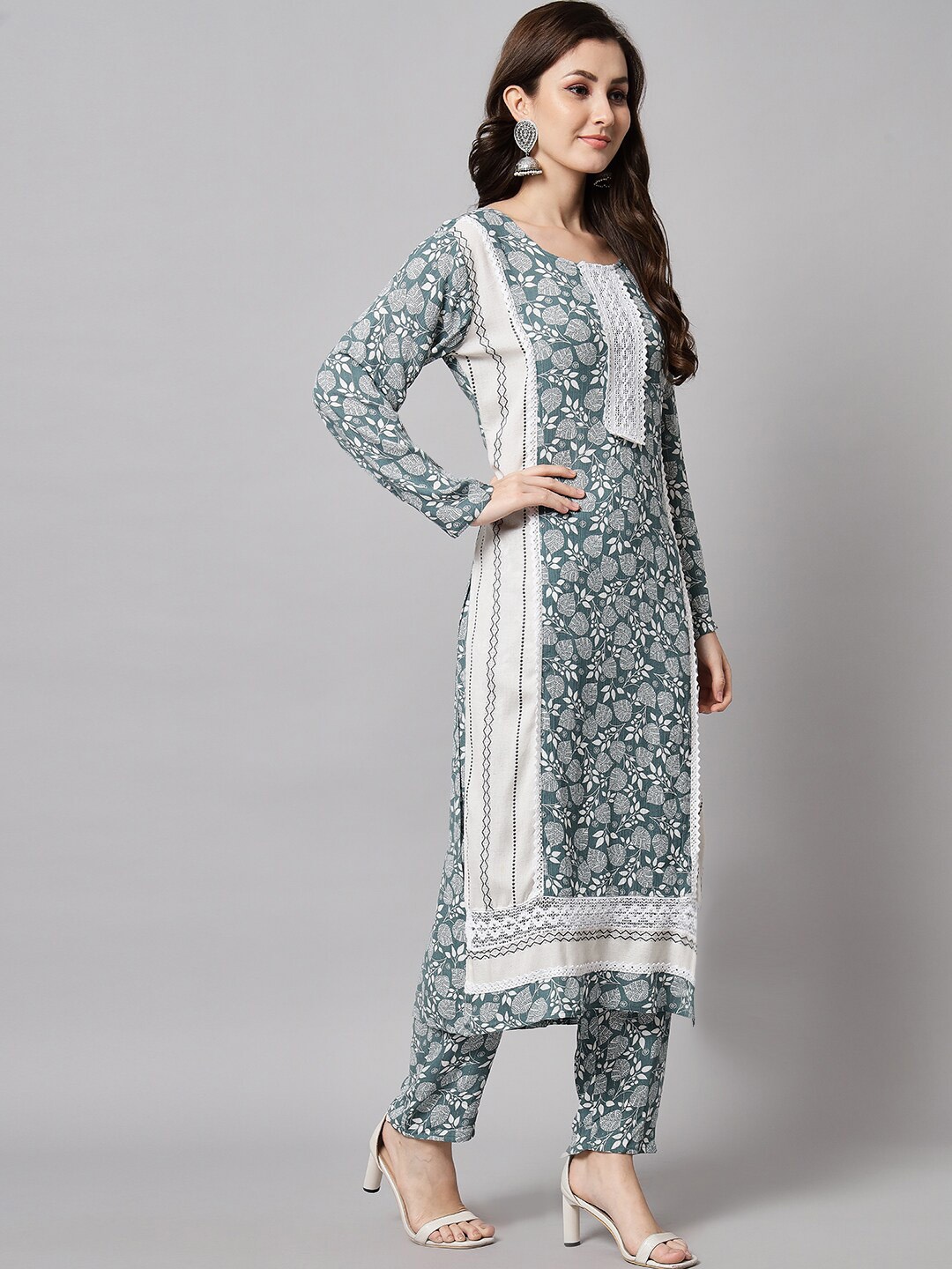 

Silai Bunai Women Teal Floral Printed Patchwork Kurta with Trousers & With Dupatta