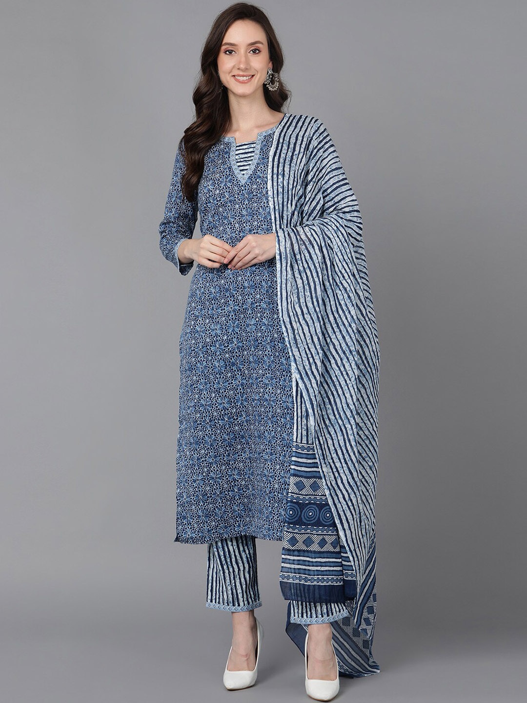 

AHIKA Women Blue Floral Printed Pure Cotton Kurta with Trouser With Dupatta