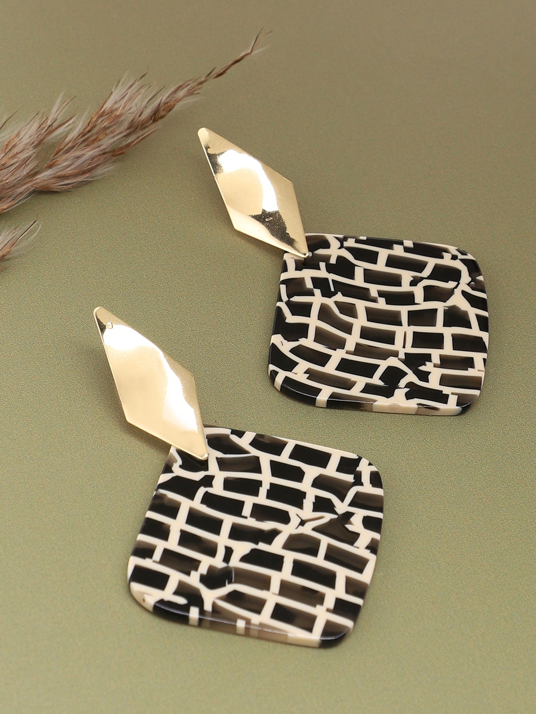 

SOHI Black & Gold-Plated Contemporary Drop Earrings