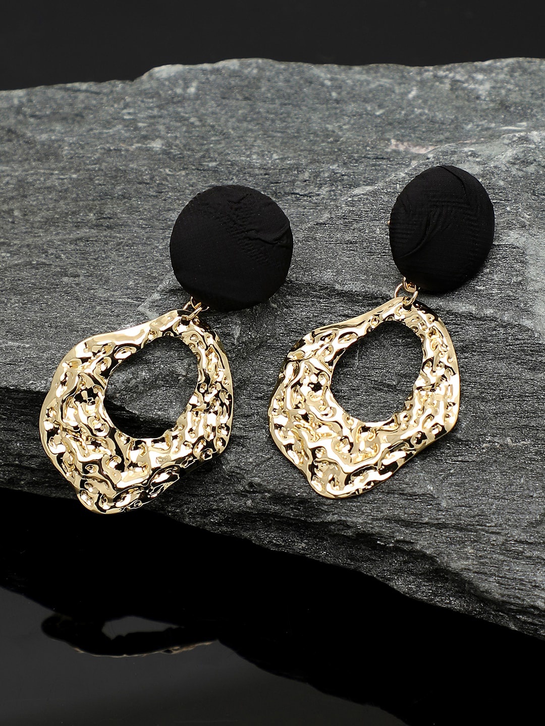 

SOHI Black & Gold-Plated Contemporary Drop Earrings