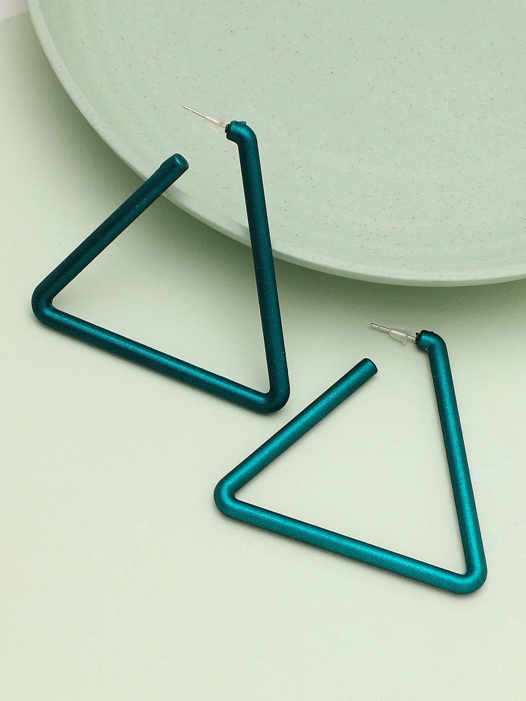 

SOHI Green Gold-Plated Triangular Hoop Earrings