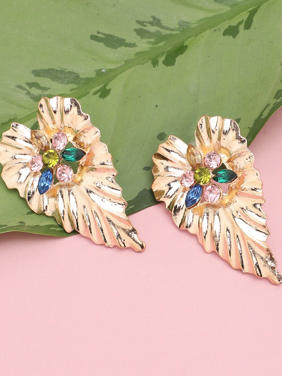 

SOHI Green & Gold-Plated Leaf Shaped Drop Earrings