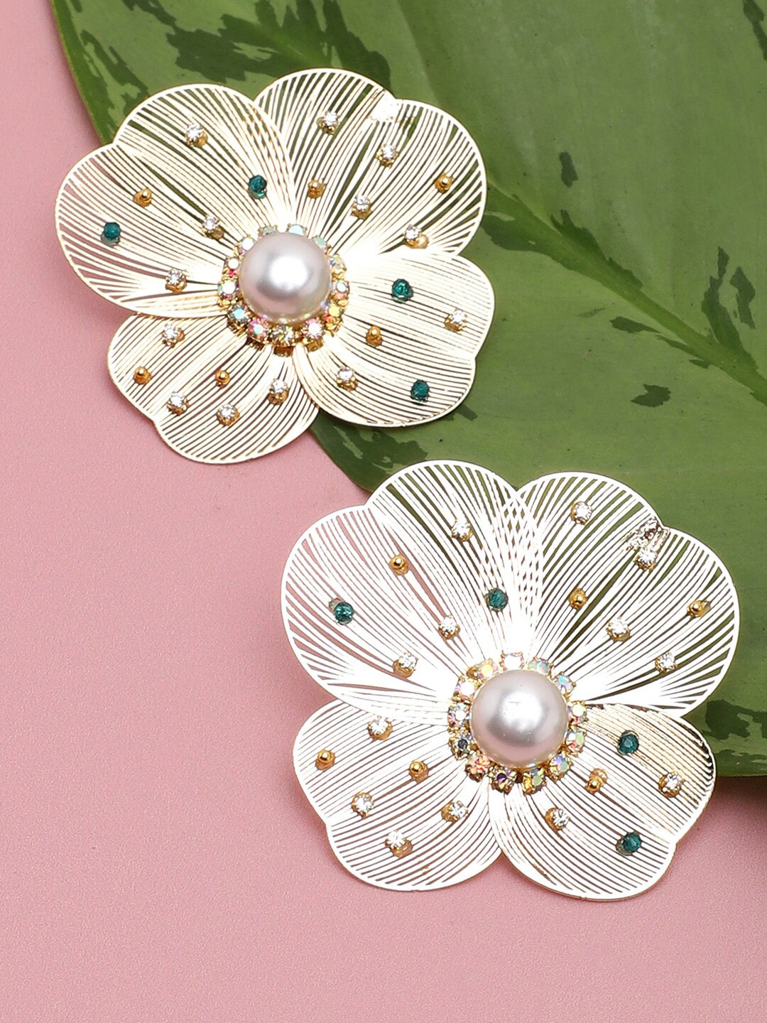 

SOHI Women White Floral Studs Earrings