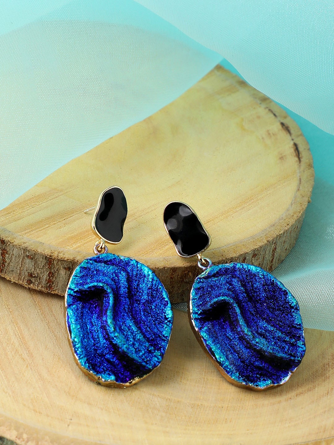 

SOHI Women Blue Contemporary Drop Earrings