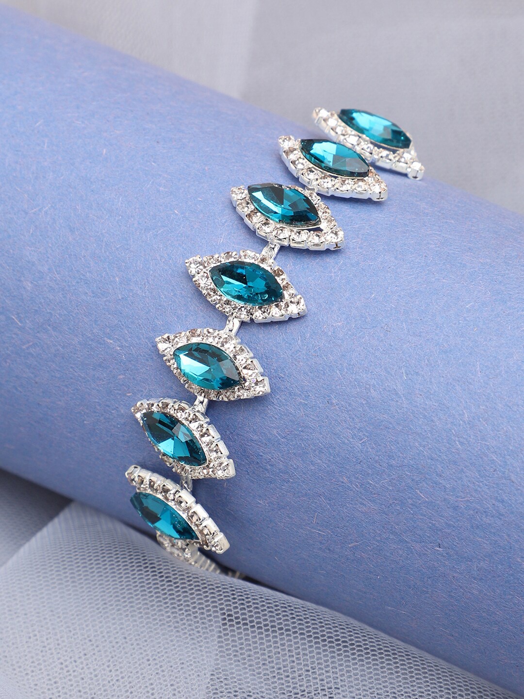 

SOHI Women Silver-Toned & Blue Silver-Plated Wraparound Bracelet
