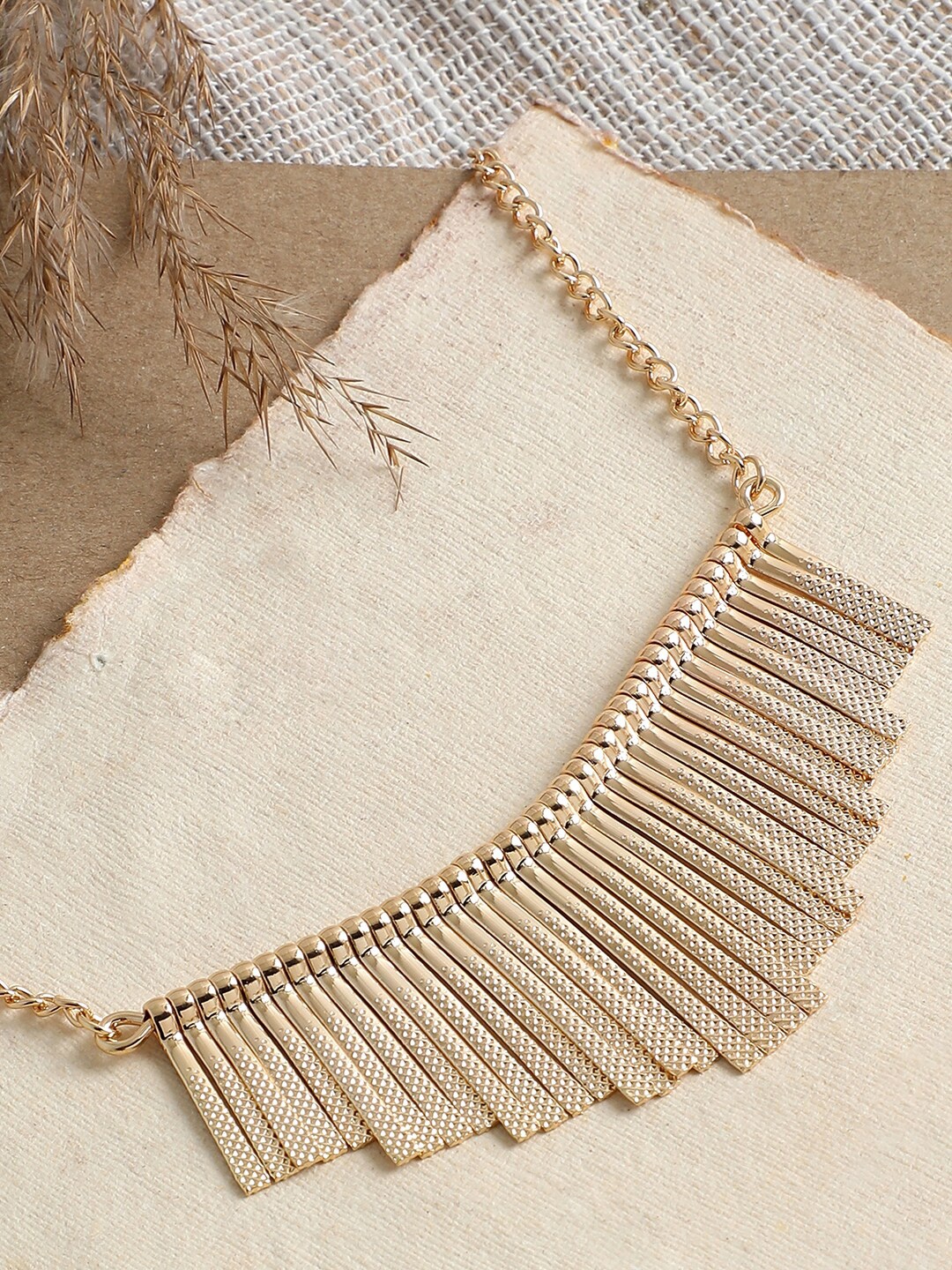 

SOHI Gold-Plated Necklace