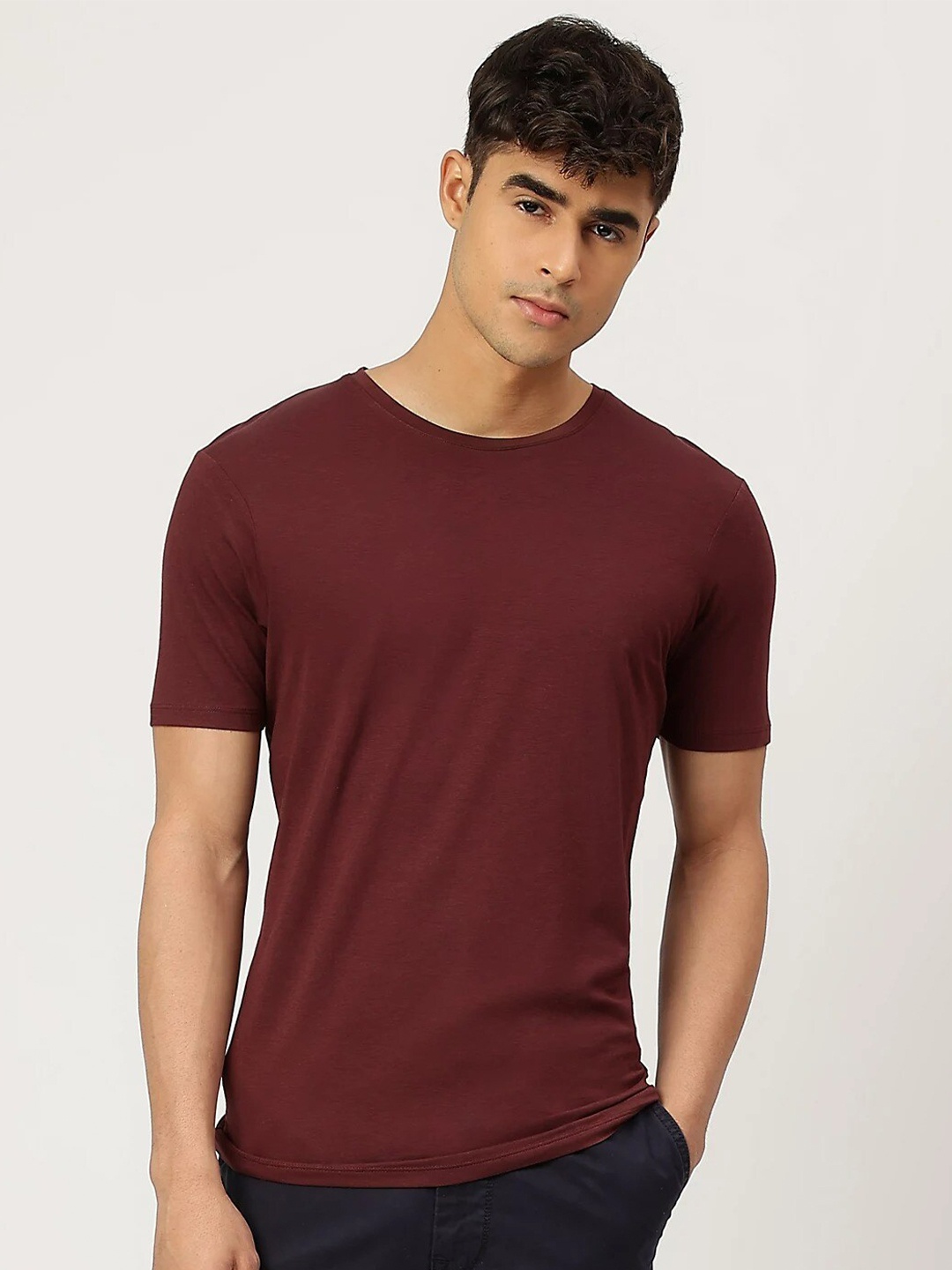 

Marks & Spencer Men Burgundy Cotton T-shirt