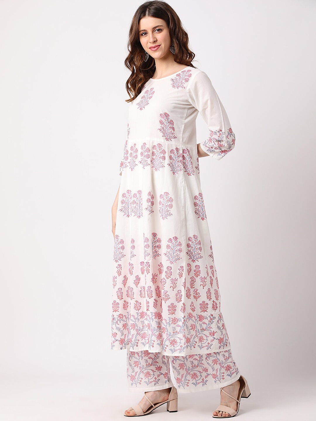 

THE NKS PLUS Women White Floral Printed Pure Cotton Kurta with Palazzos