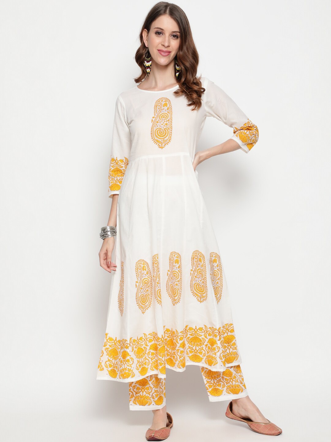 

THE NKS PLUS Women White Floral Printed Pure Cotton Kurta with Palazzos