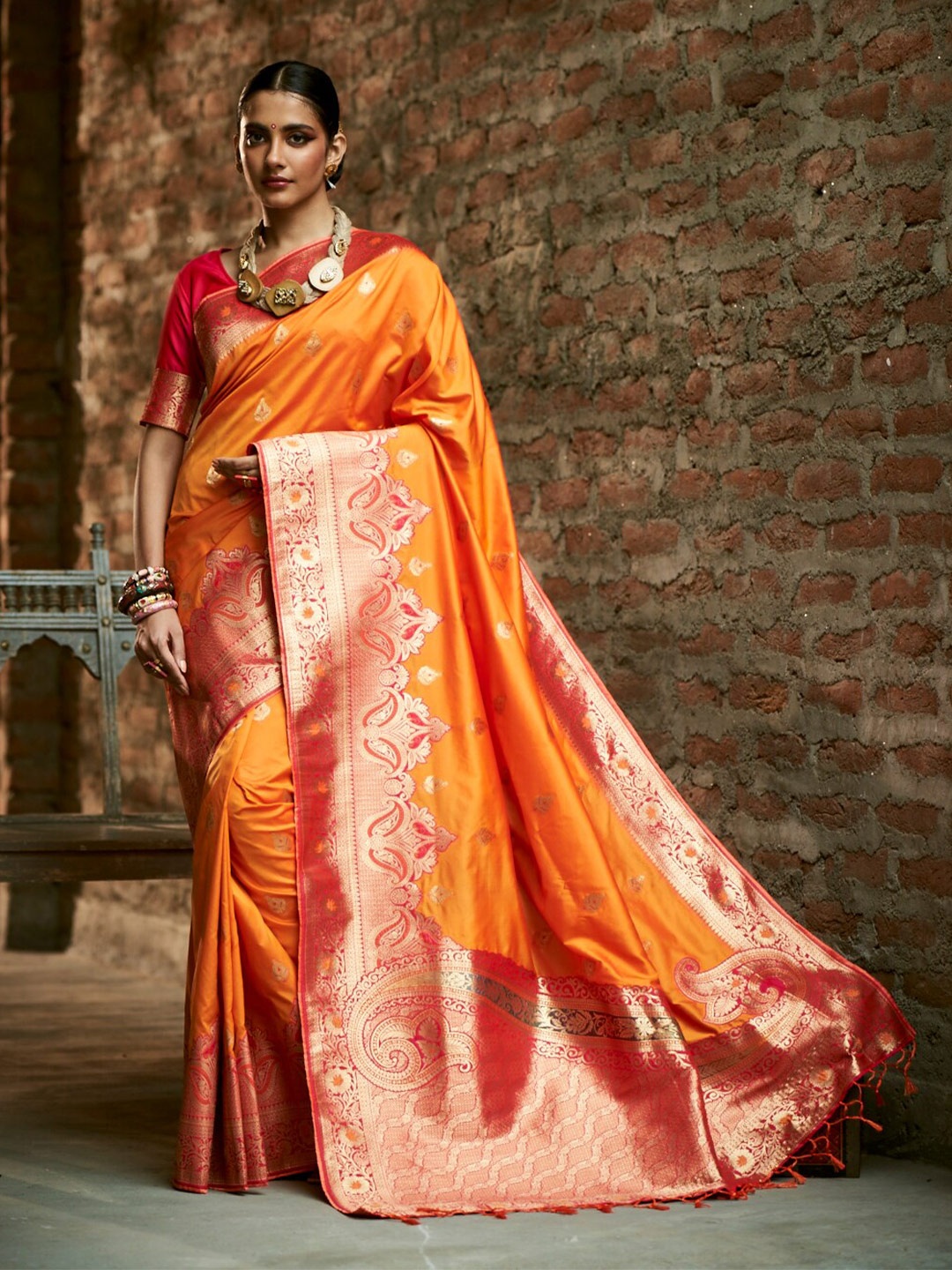 

elora Women Orange & Pink Woven Design Zari Silk Blend Banarasi Saree