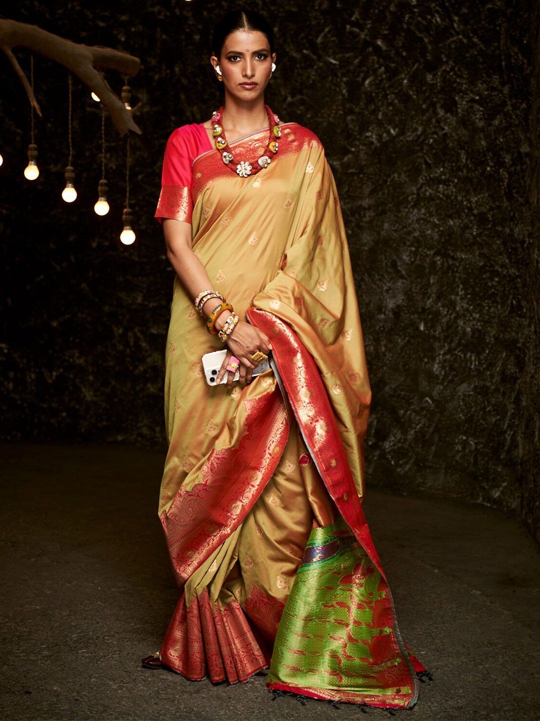 

elora Women Green & Beige Woven Design Zari Silk Blend Banarasi Saree