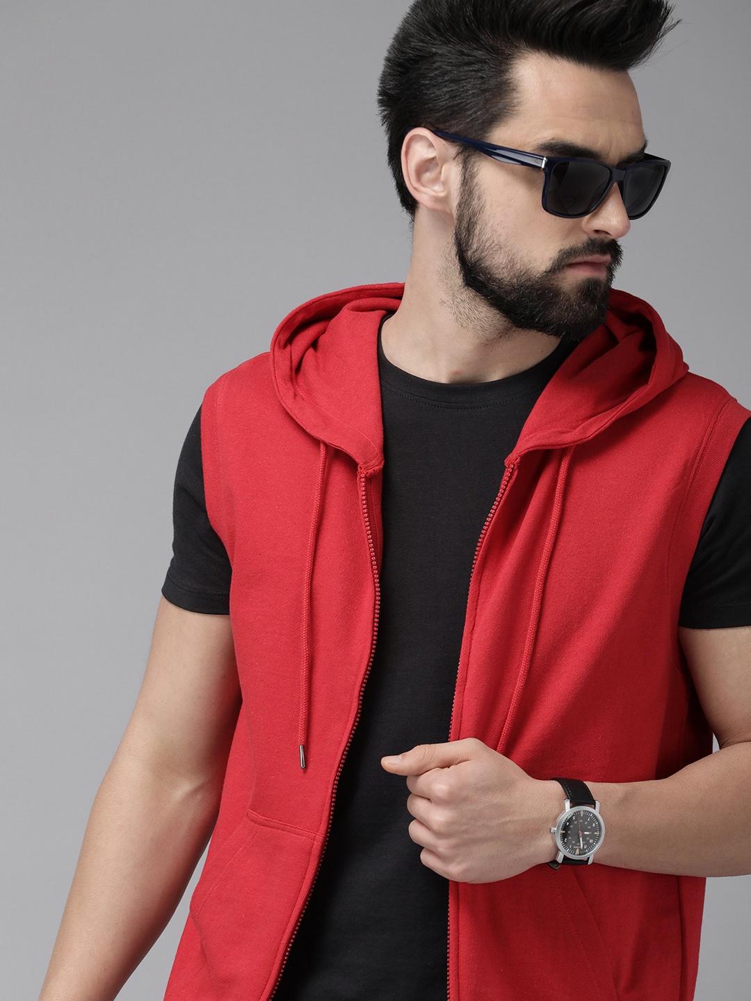 

Roadster Men Red Solid Hooded Sweatshirt