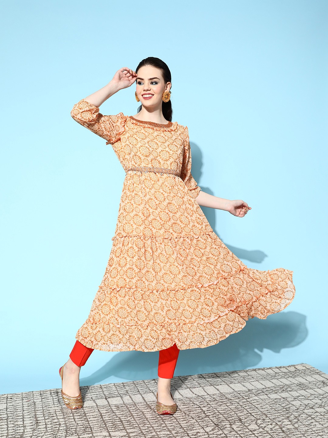 

ZOLA Women Beige & Brown Ethnic Motifs Printed Tiering Georgette Kurta