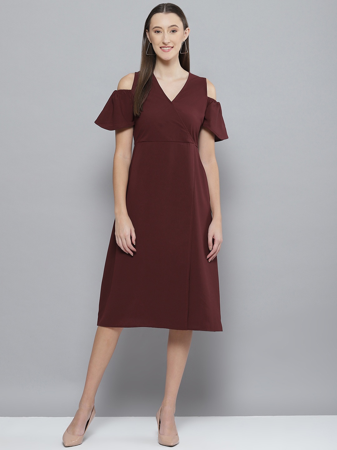 

DENNISON Maroon Solid Cold-Shoulder Sleeves Crepe Dress