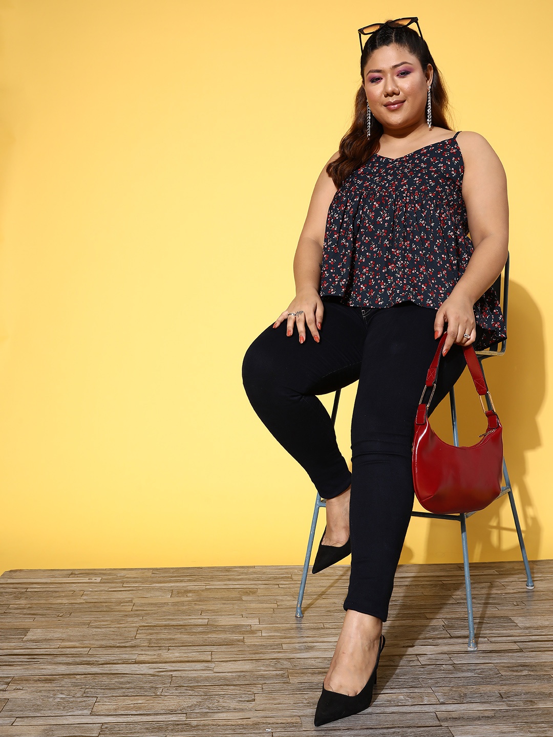 

Berrylush Curve Plus Size Navy Blue Floral Print Crepe Empire Top